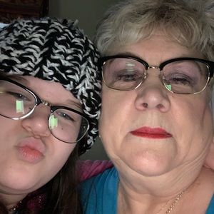 Meet your Posher, Eva